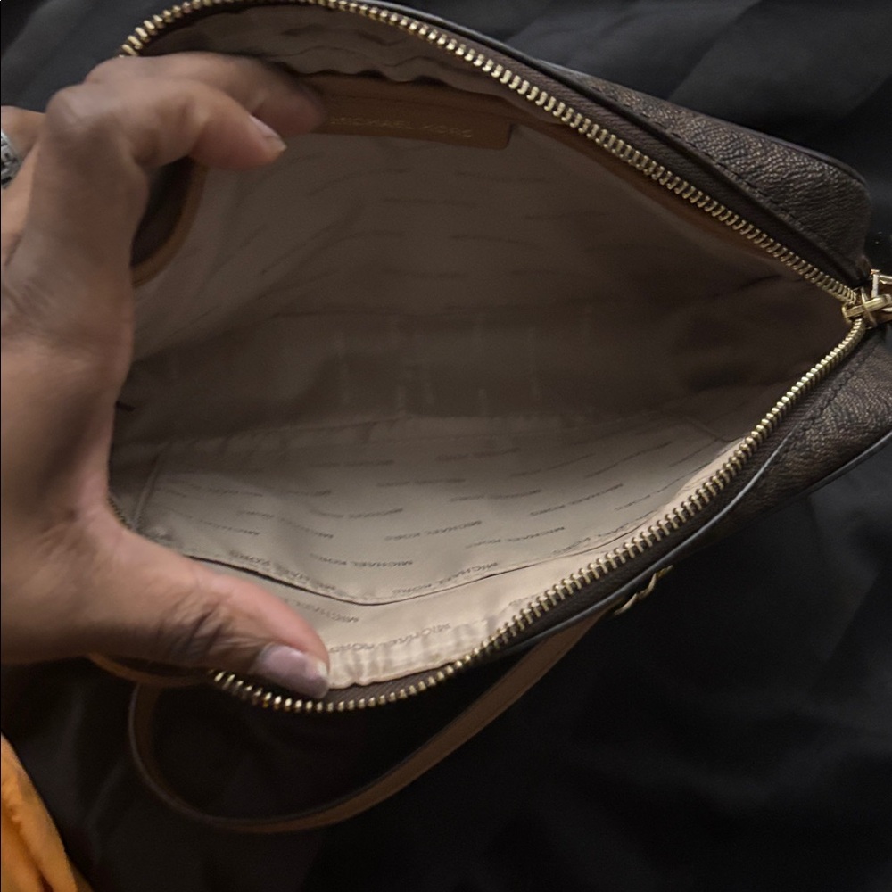 MK Handbag - Picture 3 of 3